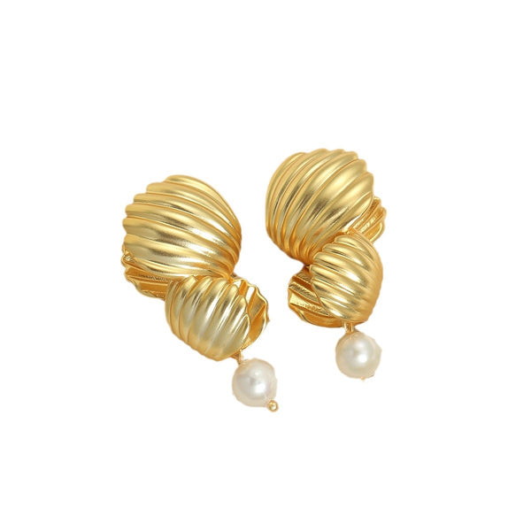 Premium Fashion with 925 Sterling Silver Earrings, Shell-Inspired Freshwater Pearl Stud Earrings