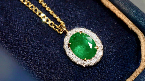Emerald diamond necklace Halo, sparkling diamonds, christmas gift